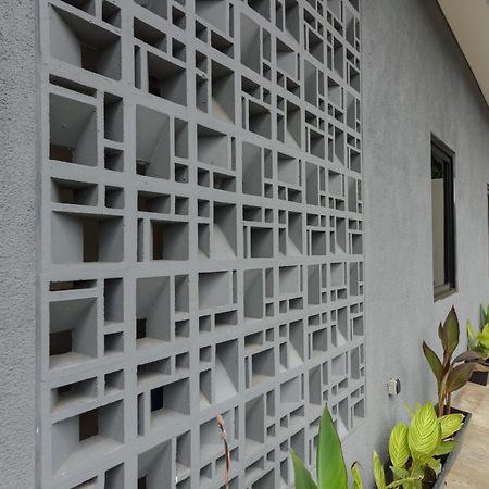 Reddoorz Near Puri Indah Mall Джакарта Экстерьер фото
